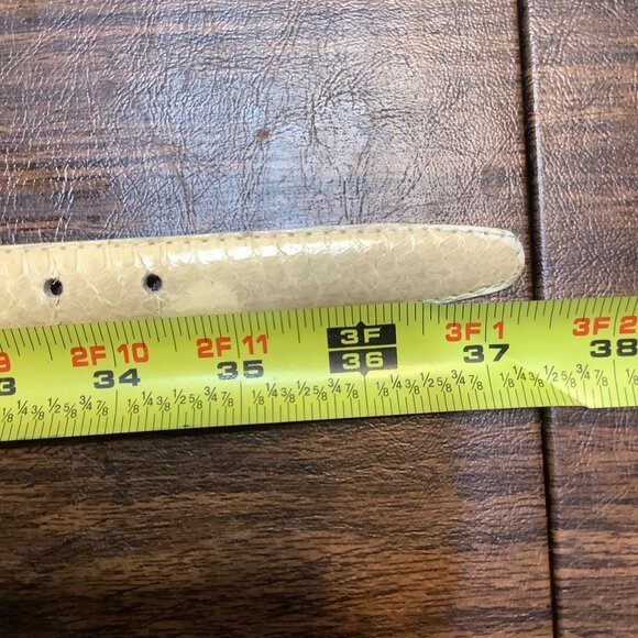 Vtg Genuine Snake Skin Leather Skinny Belt Cream Woman Size 30" - 34.5" Taiwan - Picture 3 of 6